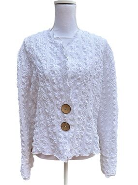 NWT Courtney Washington Textured White Button-Front Jacket with Wooden Buttons